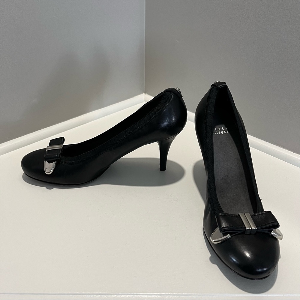 Stuart Weitzman Rounded Toe Leather Black Heels